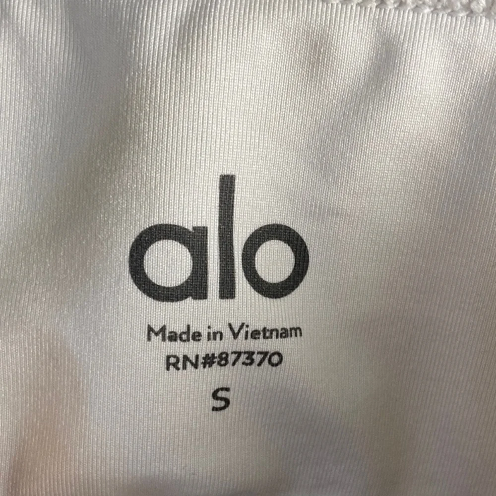 ALO Yoga Ribbed Cross-Back Crop Tank - Light Gray